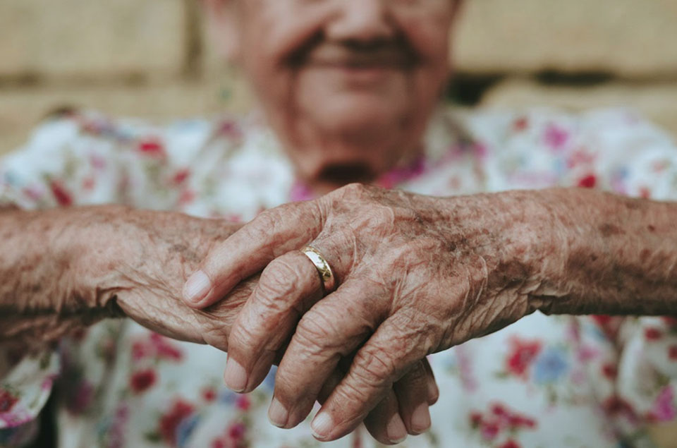 10 Helpful Tips on Caring for Elderly Loved Ones